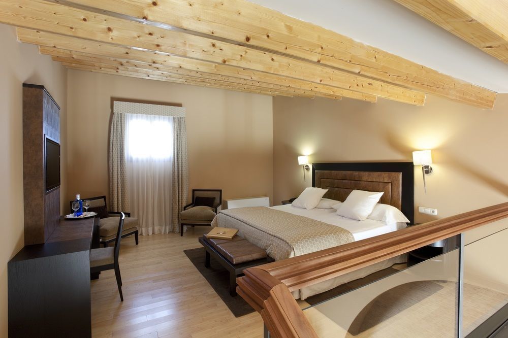 Hotel Hospes Palacio De Arenales&spa Caces